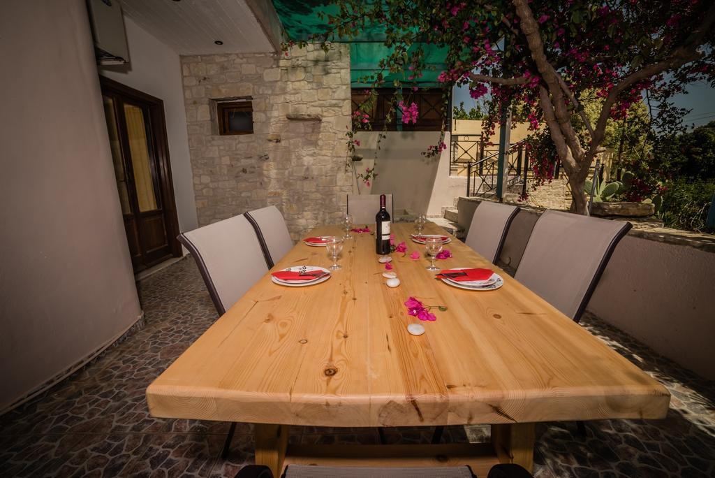 Bodikos Villas & Apartments Pitsidia Exterior photo