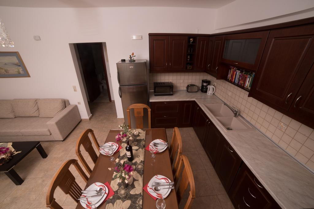 Bodikos Villas & Apartments Pitsidia Exterior photo