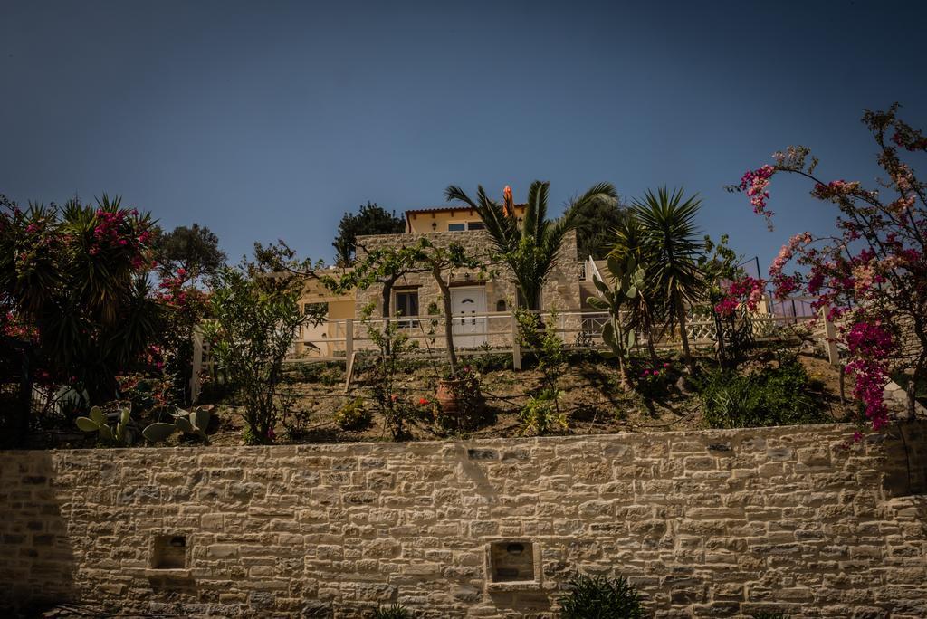 Bodikos Villas & Apartments Pitsidia Exterior photo